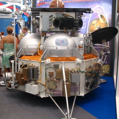Phobos Grunt vorgestellt auf einer Raumfahrtmesse in Moskau